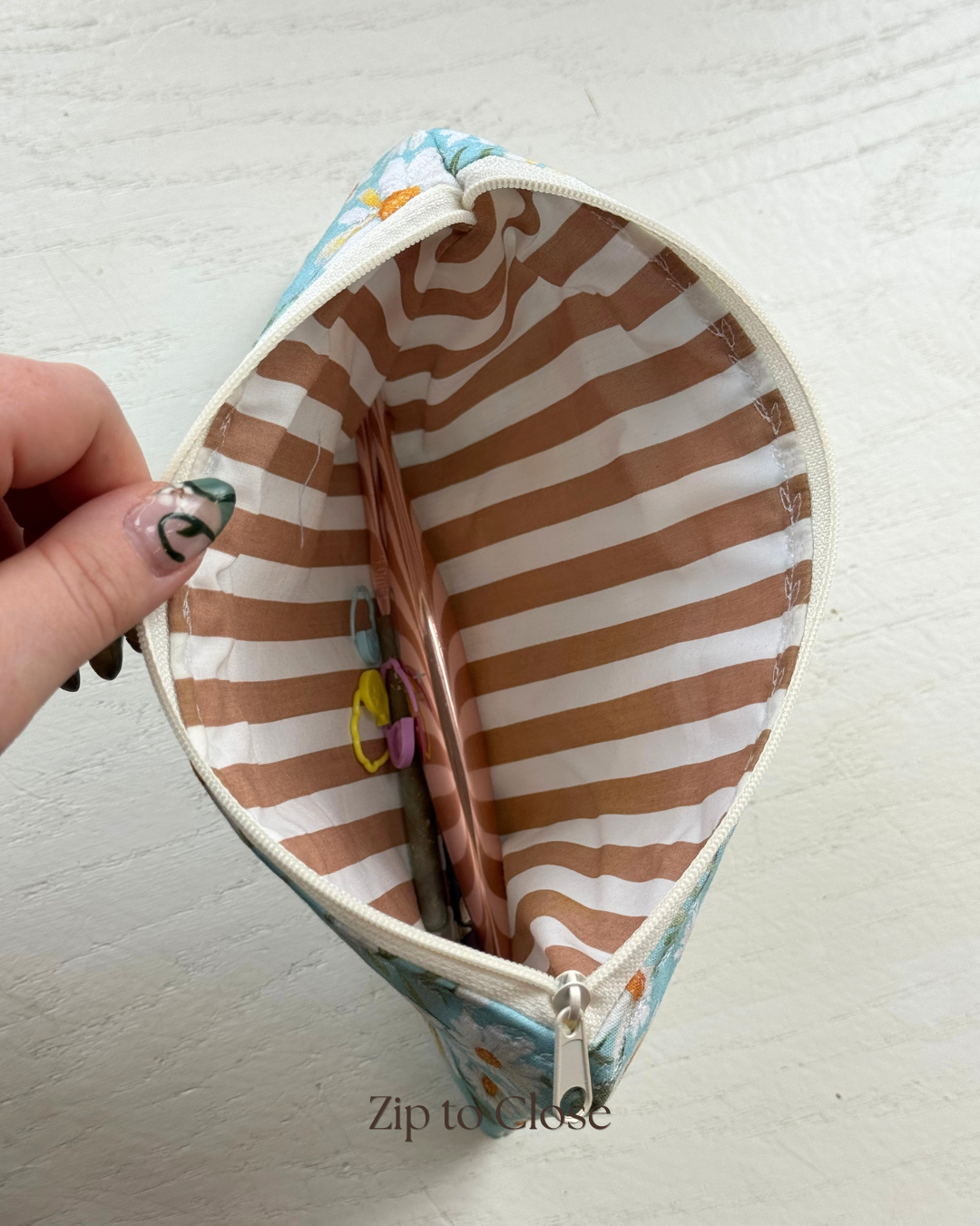 Daisies & Stripes Zipper Pouch