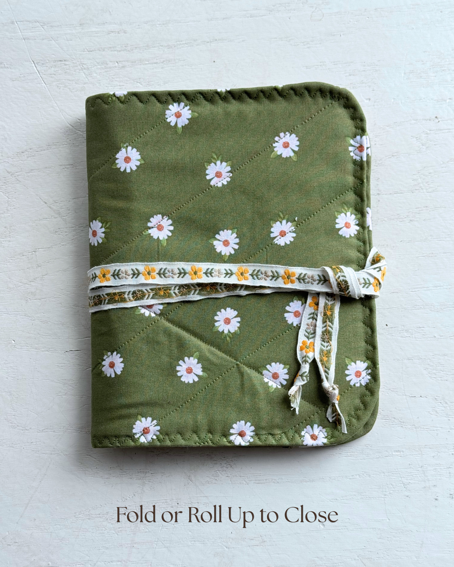 Daisies Crochet Hook Roll-up Case