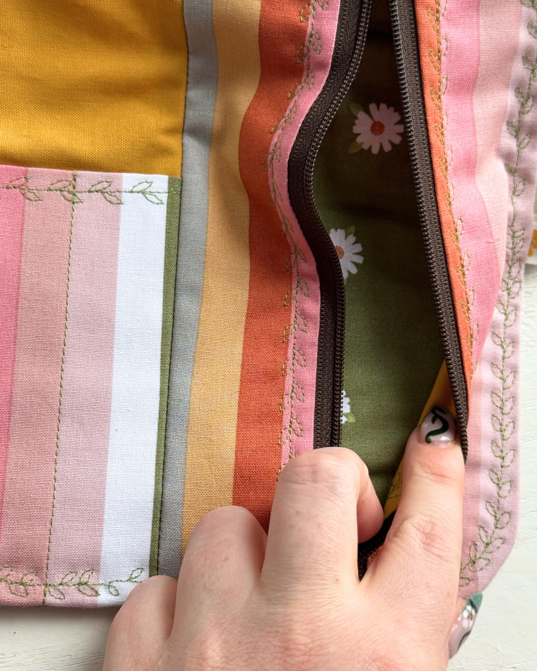 Colorful Stripe Crochet Hook Roll-up Case